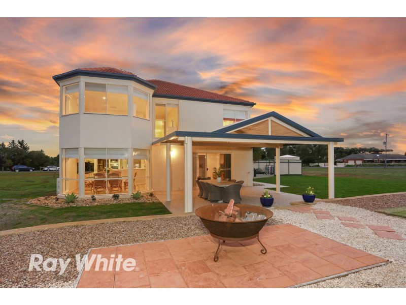 10 Osterlund Court, Lara VIC 3212