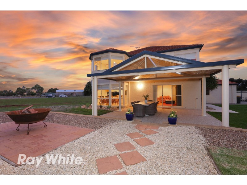 10 Osterlund Court, Lara VIC 3212