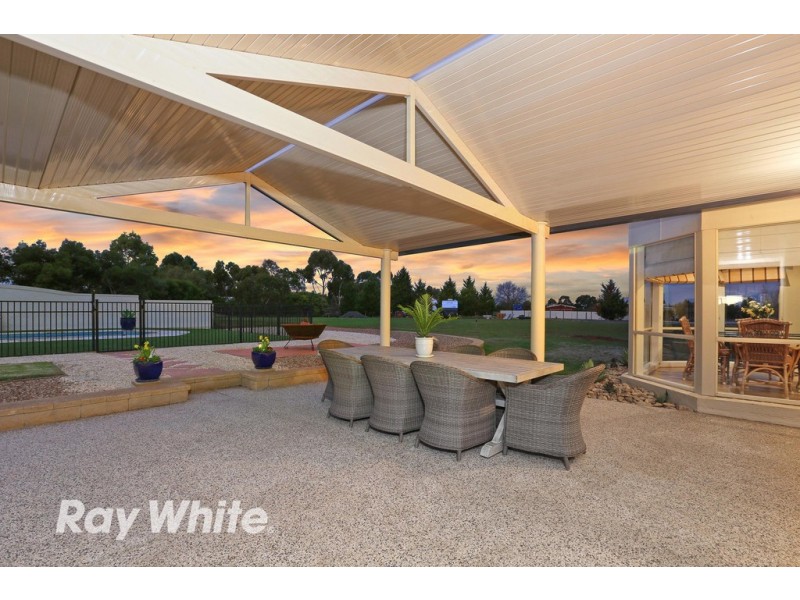 10 Osterlund Court, Lara VIC 3212