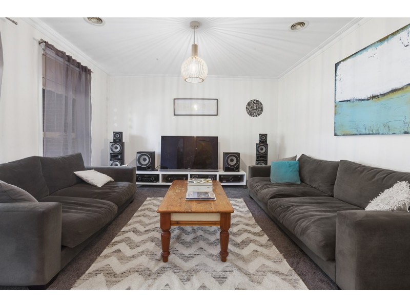 7 Lakeside Boulevard, Lara VIC 3212