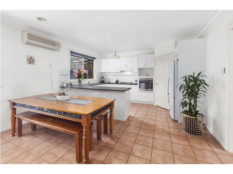 7 Lakeside Boulevard, Lara VIC 3212