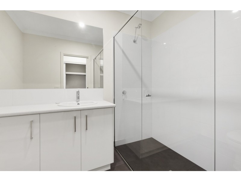 2/127 Ballarat Road, Bell Park VIC 3215