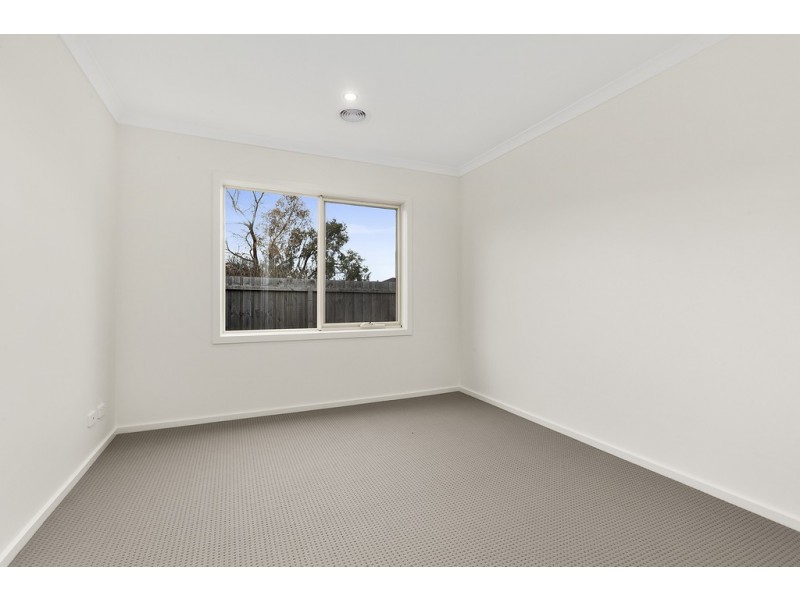 2/127 Ballarat Road, Bell Park VIC 3215