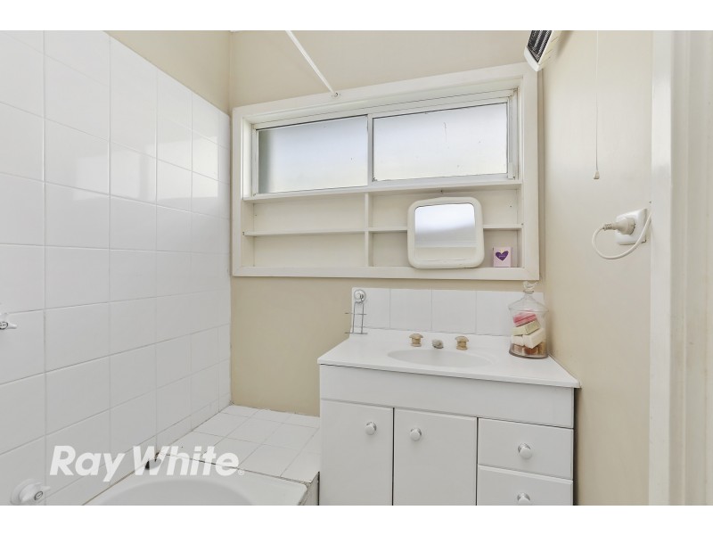 25 Waitara Grove, Norlane VIC 3214