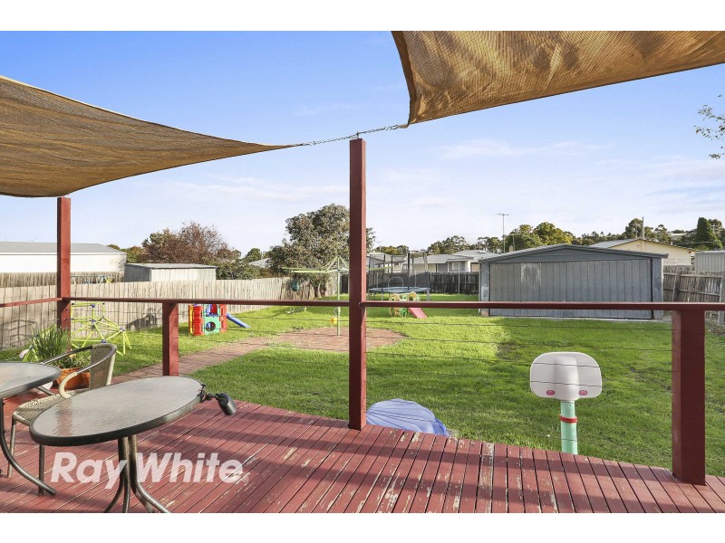 25 Waitara Grove, Norlane VIC 3214