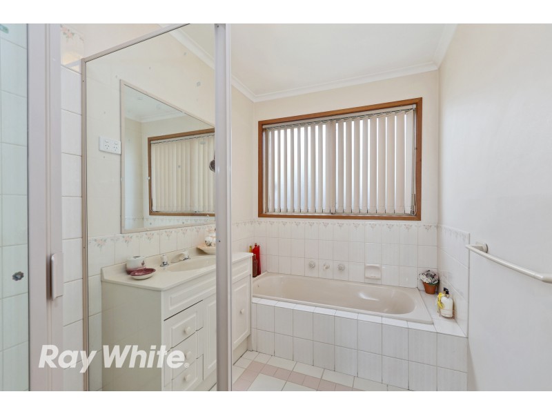 4 Hayes Court, Lovely Banks VIC 3221