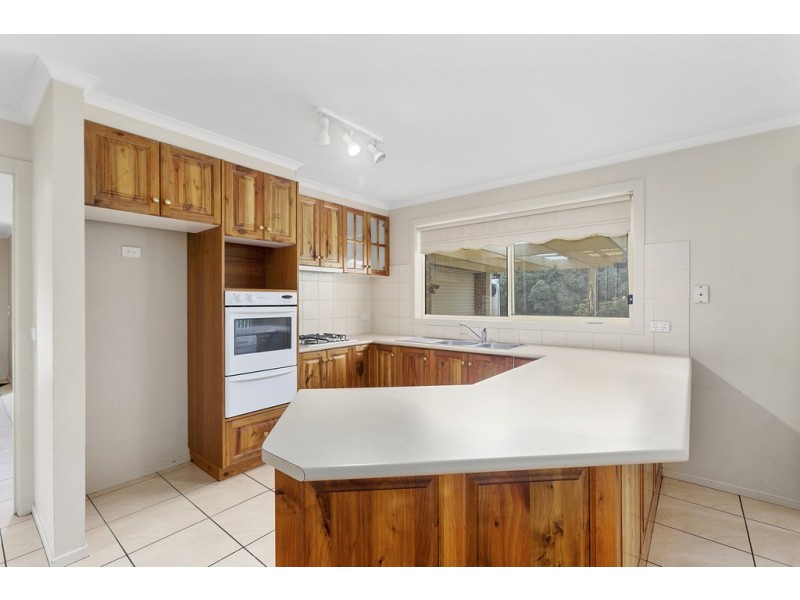 23 Greenleaf Drive, Lara VIC 3212