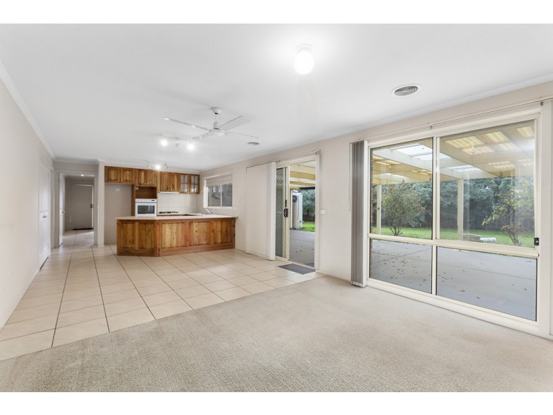 23 Greenleaf Drive, Lara VIC 3212