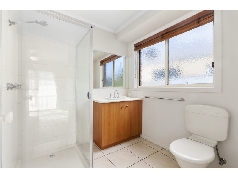 23 Greenleaf Drive, Lara VIC 3212