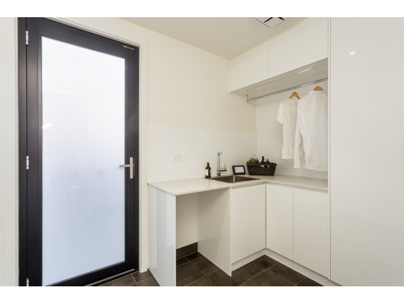 25 Native Avenue, Mount Duneed VIC 3216