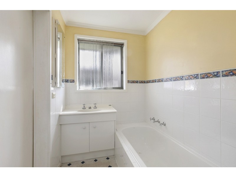 39 Carmarthen Drive, Corio VIC 3214