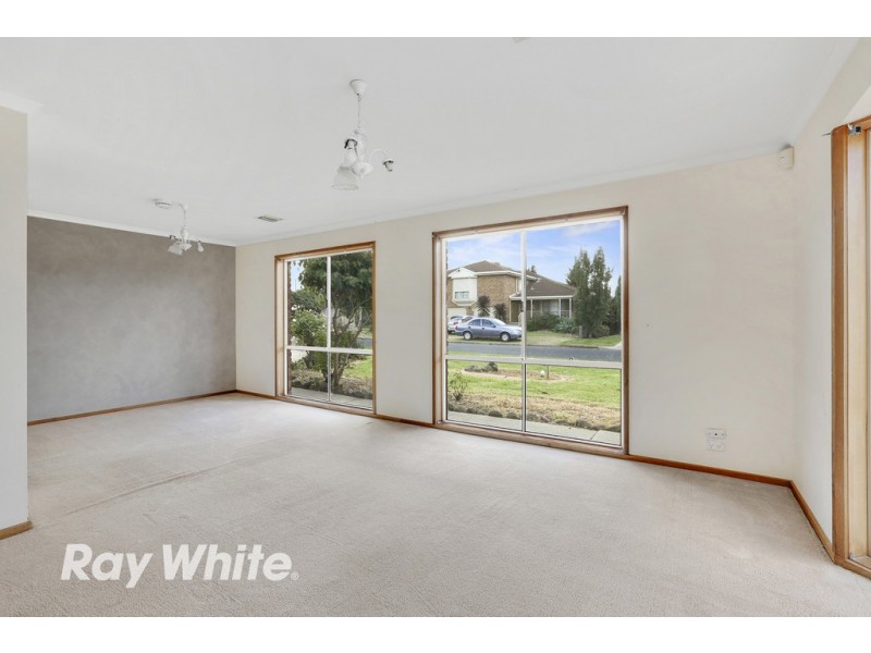 7 Dunmow Crescent, Hamlyn Heights VIC 3215