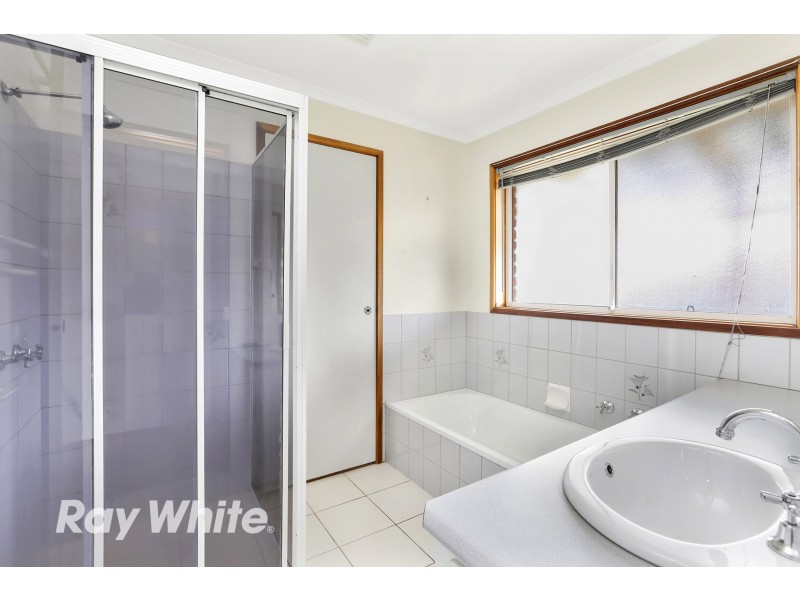 7 Dunmow Crescent, Hamlyn Heights VIC 3215