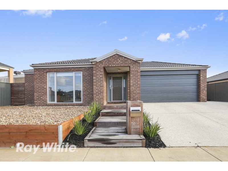 73 Eastlakes Boulevard, Lara VIC 3212