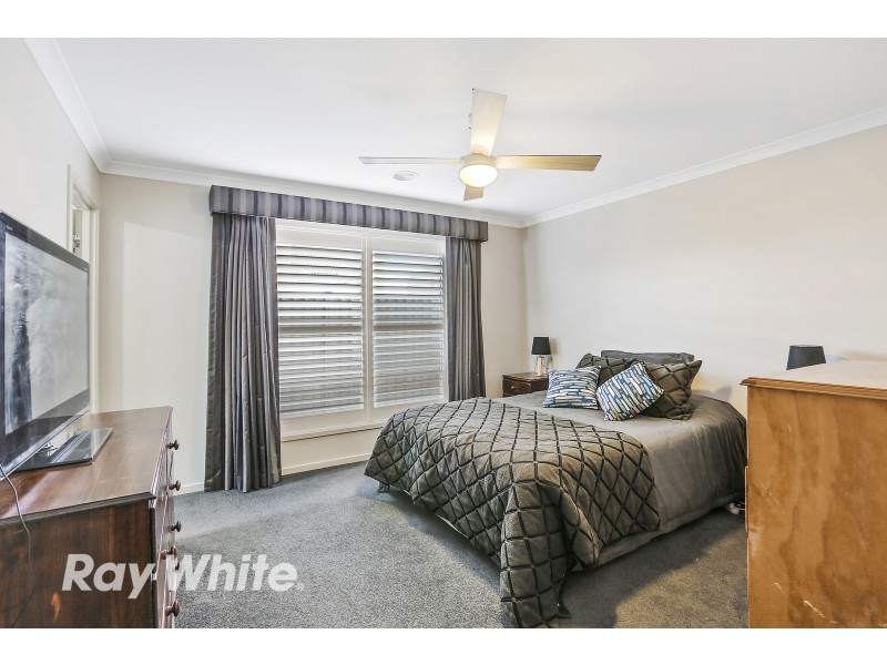 73 Eastlakes Boulevard, Lara VIC 3212
