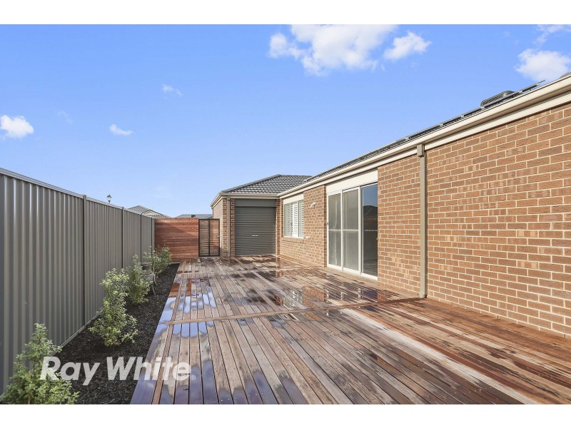 73 Eastlakes Boulevard, Lara VIC 3212