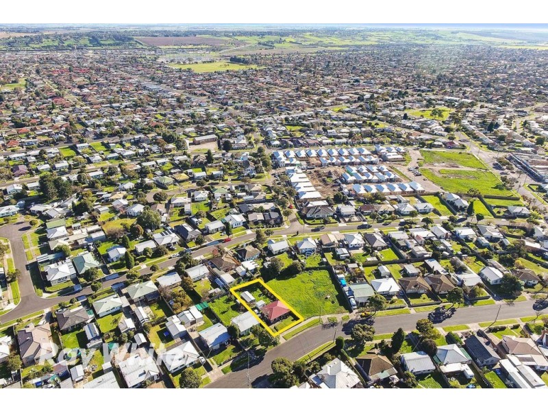 60 Swallow Crescent, Norlane VIC 3214