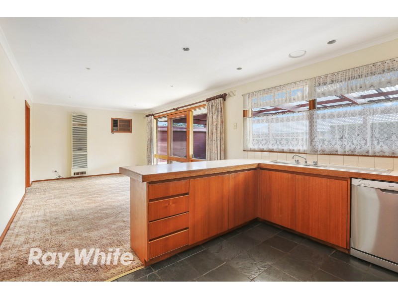 17 Cameron Crescent, Lara VIC 3212