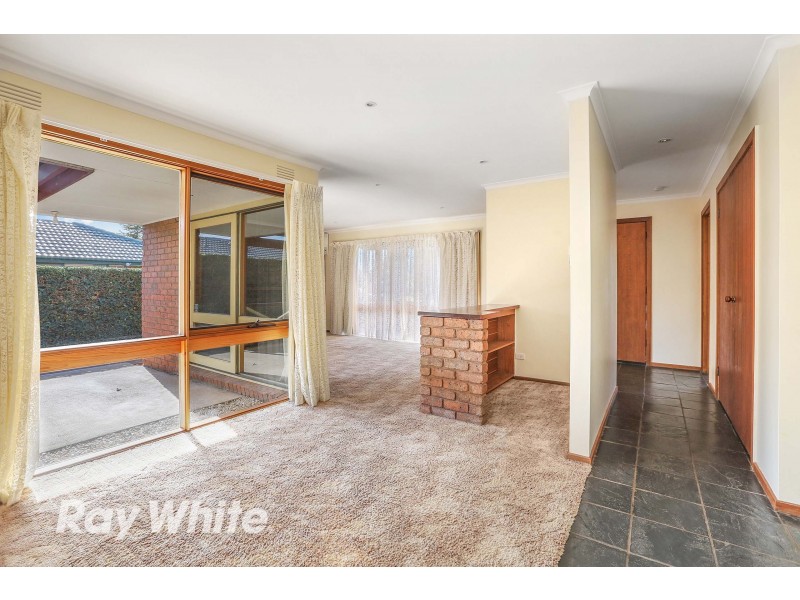 17 Cameron Crescent, Lara VIC 3212