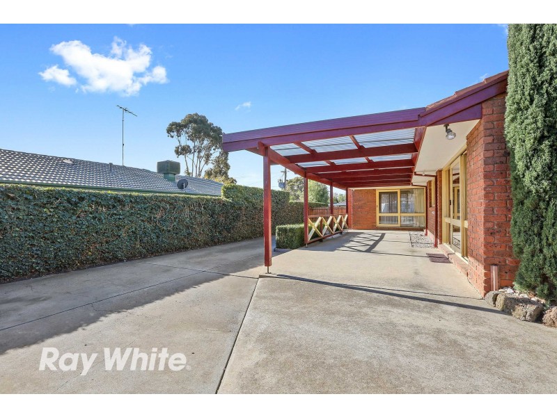 17 Cameron Crescent, Lara VIC 3212