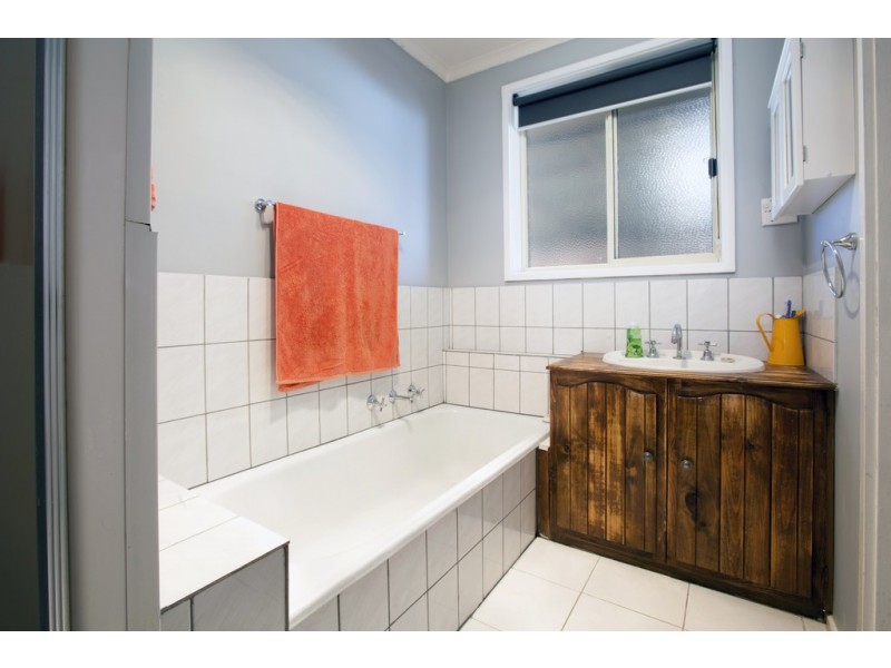 2 Durham Court, Corio VIC 3214