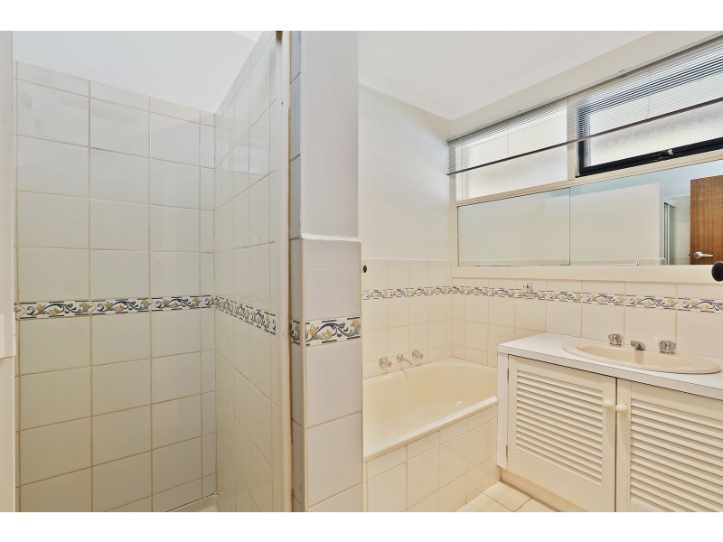 27 Graylea Avenue, Herne Hill VIC 3218