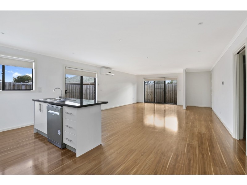 2/15 Watsonia Grove, Norlane VIC 3214