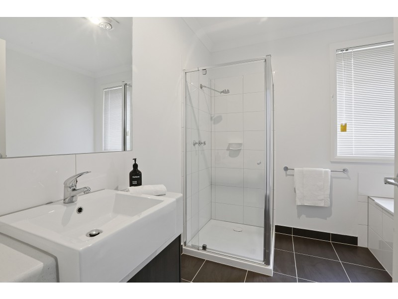 1B Saintfield Street, Lara VIC 3212