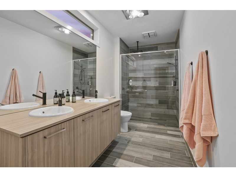 13 Quail Drive, Lara VIC 3212