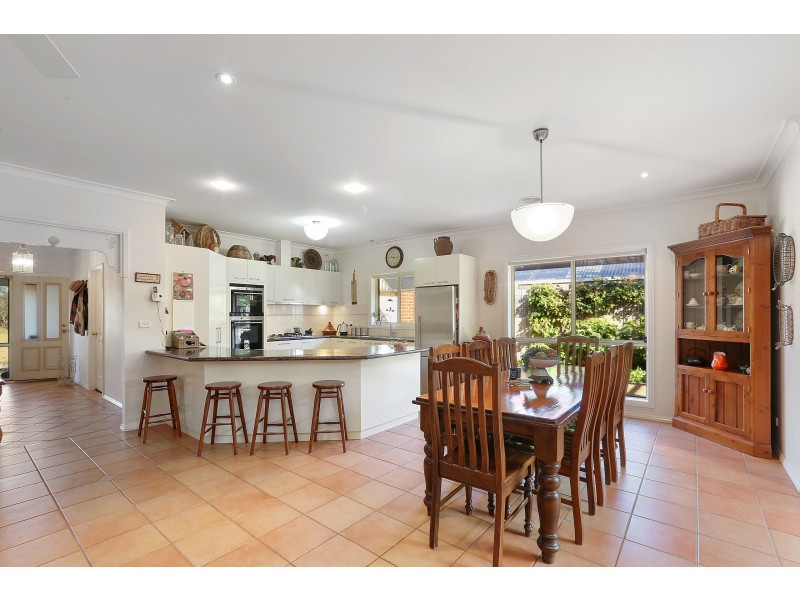 21 Lakeside Boulevard, Lara VIC 3212