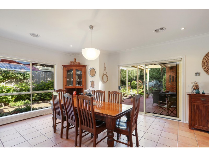 21 Lakeside Boulevard, Lara VIC 3212