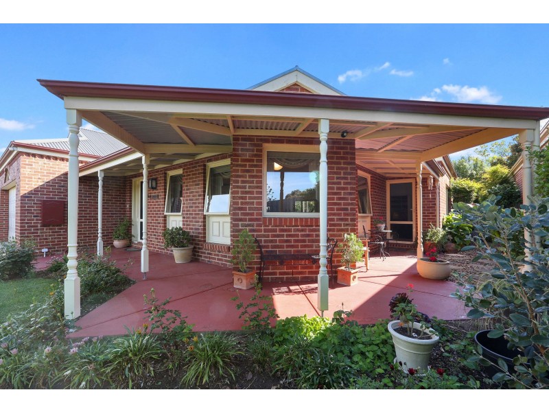 21 Lakeside Boulevard, Lara VIC 3212