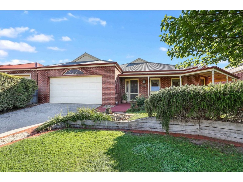 21 Lakeside Boulevard, Lara VIC 3212