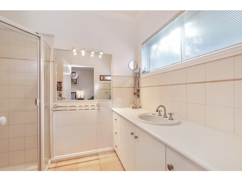 21 Lakeside Boulevard, Lara VIC 3212