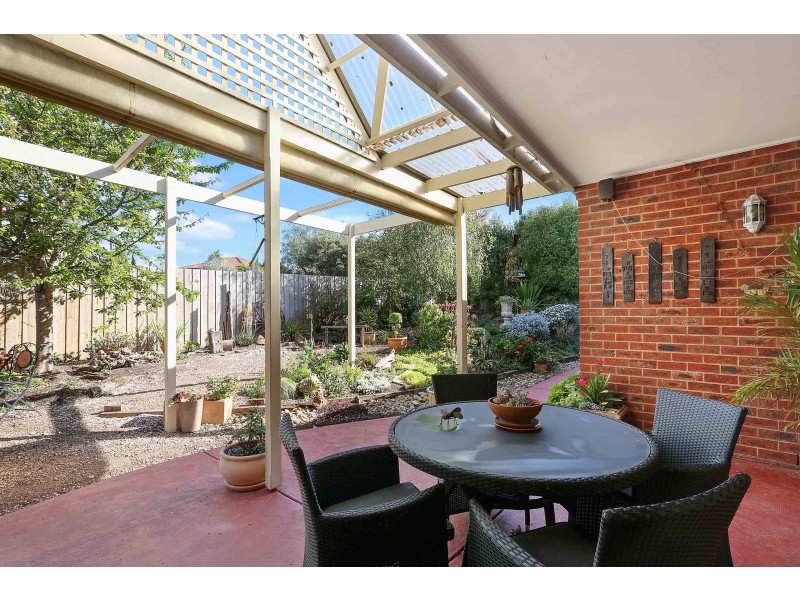 21 Lakeside Boulevard, Lara VIC 3212