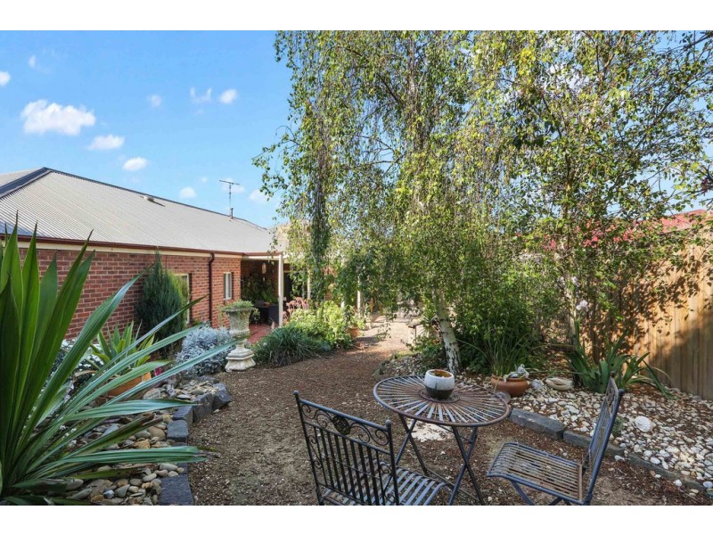 21 Lakeside Boulevard, Lara VIC 3212
