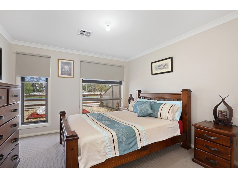 14 Forest Road North, Lara VIC 3212