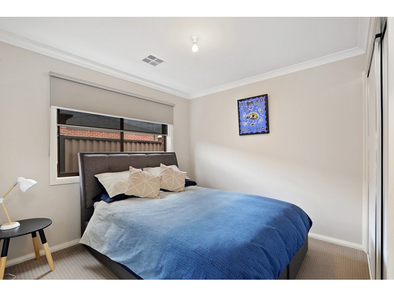 14 Forest Road North, Lara VIC 3212