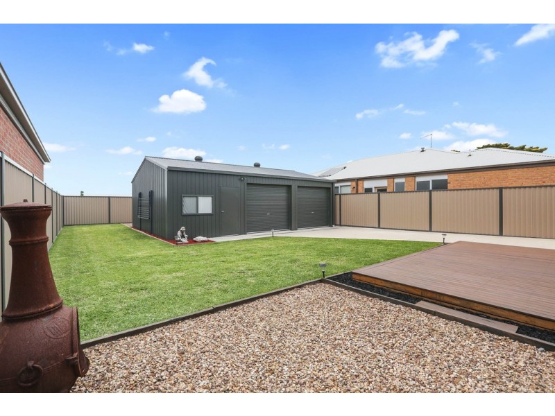 14 Forest Road North, Lara VIC 3212