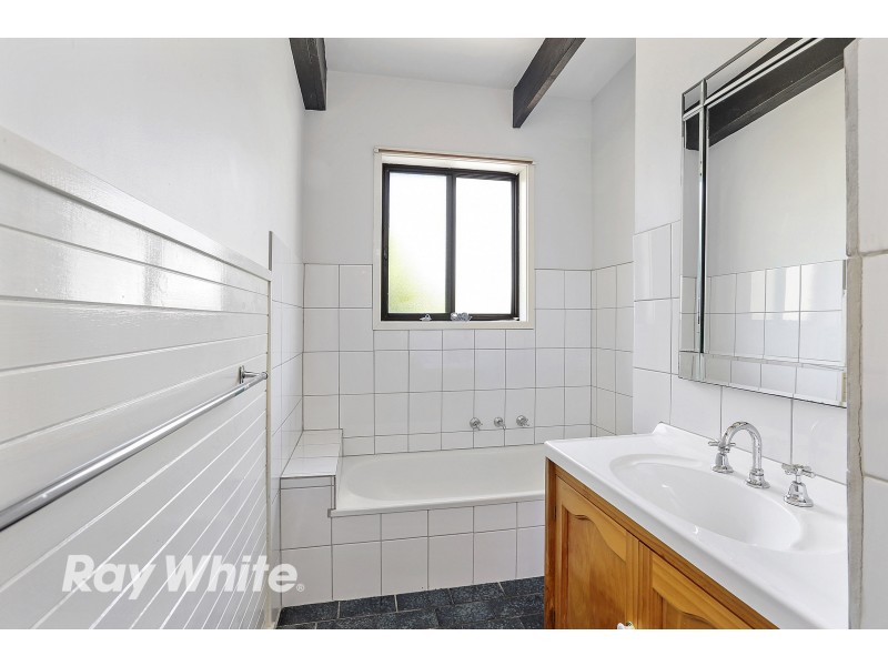 1 Enfield Close, Corio VIC 3214