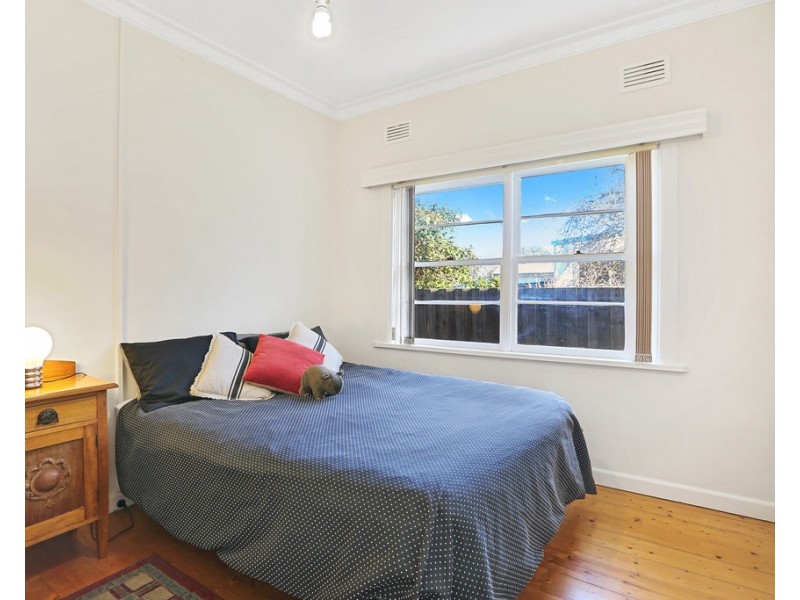 18A Pine Avenue, North Shore VIC 3214