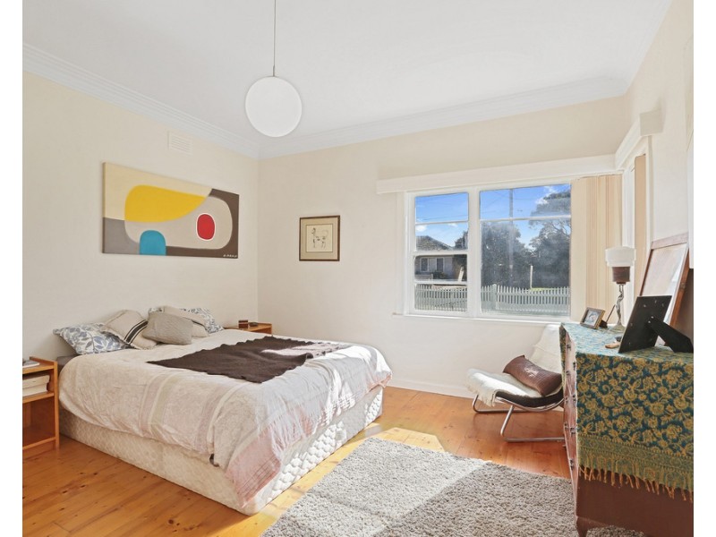 18A Pine Avenue, North Shore VIC 3214
