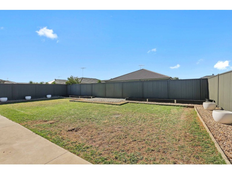 14 Barnong Way, Lara VIC 3212