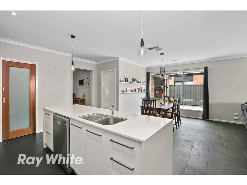 25 Cape Barron Drive, Lara VIC 3212