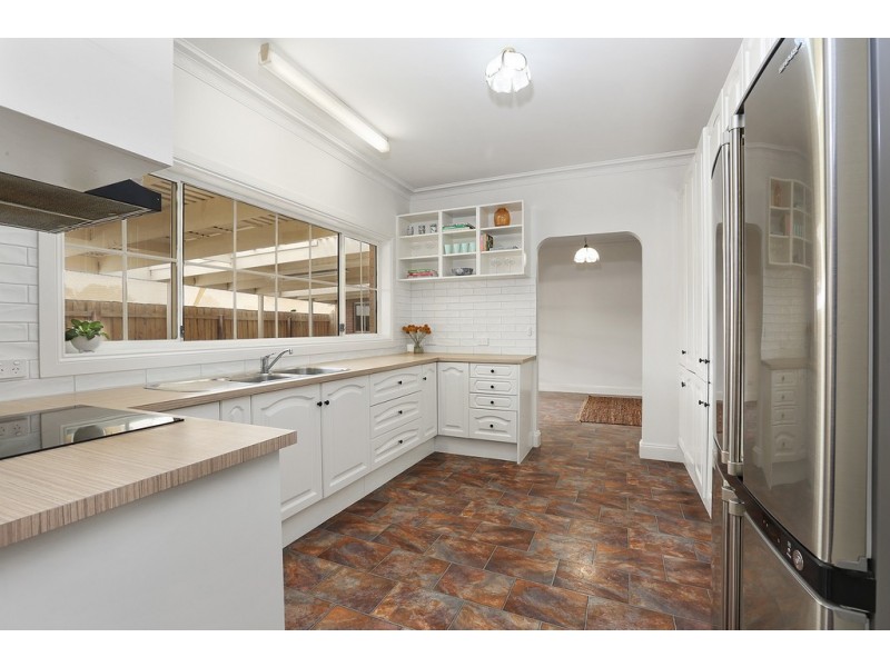 11 Richard Drive, Lara VIC 3212