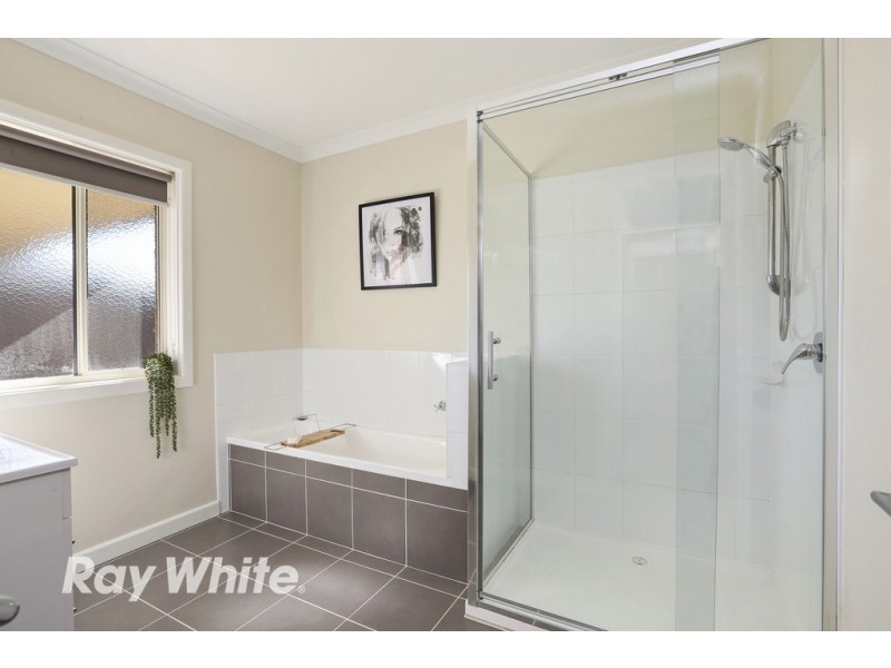 64 Darriwell Drive, Bannockburn VIC 3331