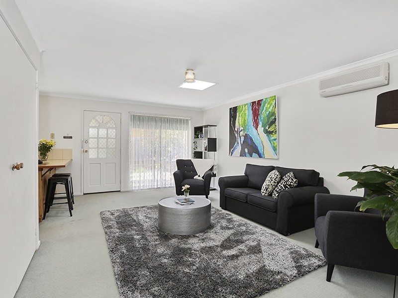 1/12 St James Street, St Albans Park VIC 3219