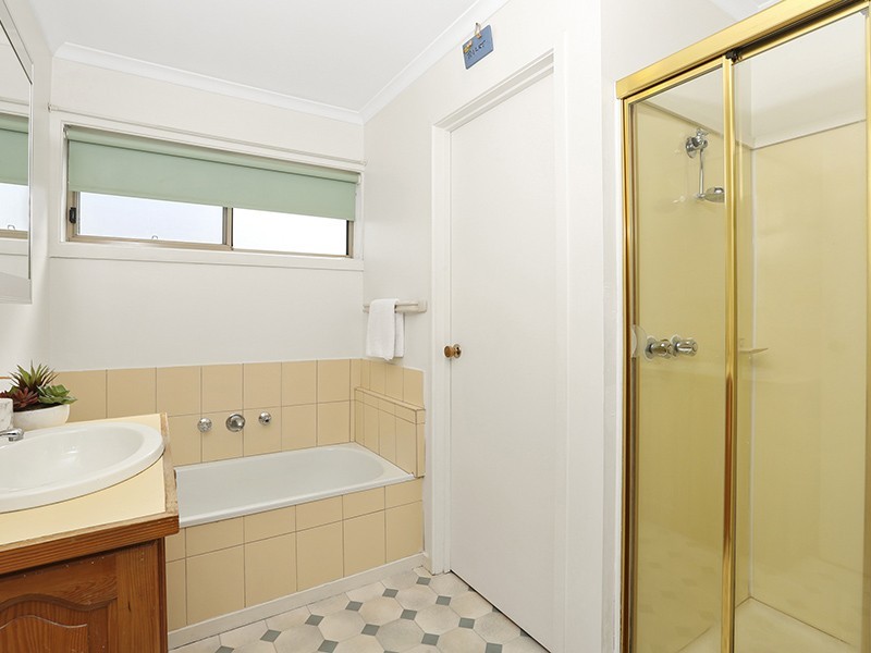 1/12 St James Street, St Albans Park VIC 3219