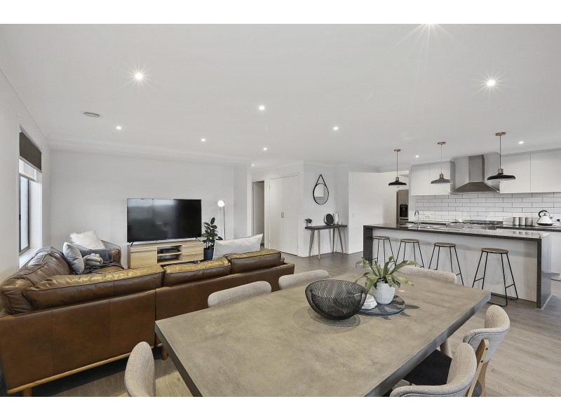 43 Marimba Street, Lara VIC 3212