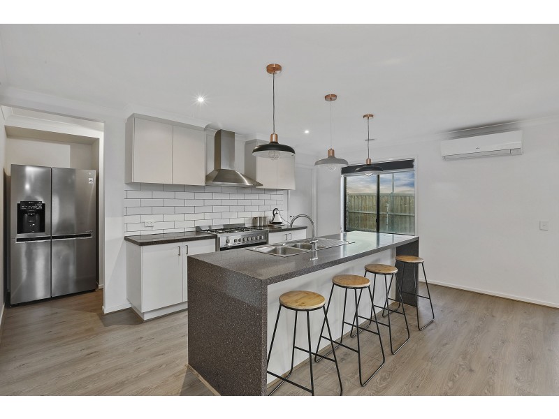 43 Marimba Street, Lara VIC 3212